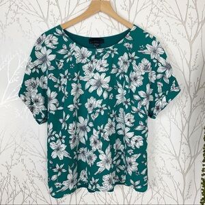 Attention Short Sleeve Boxy Green Floral Top Large